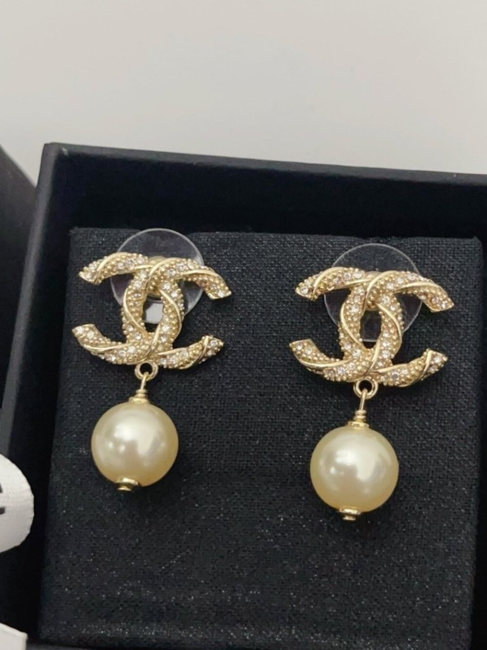 ✨ Chanel Gold Pearl Earrings